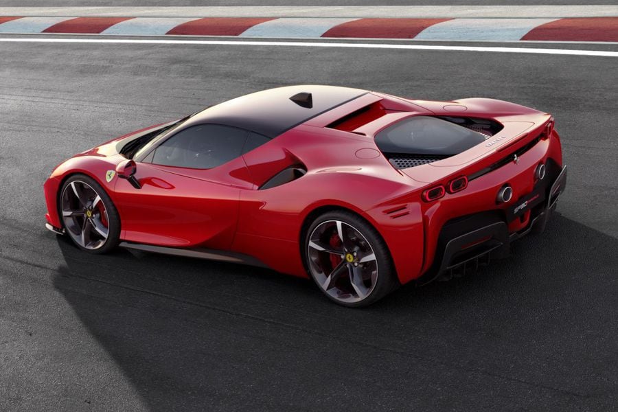Ferrari_SF90_Stradale_3