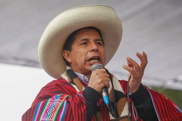 Presidente de Perú califica indagatoria criminal en su contra como una “persecución política irracional”