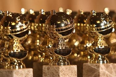 golden-globes-award-statue-a-2018-billboard-1548