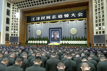 China despide a Jiang Zemin con explosiones de sirena y un sombrío memorial