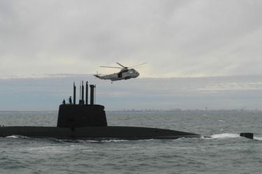 Buscan submarino argentino con 44 tripulantes incomunicado hace 48 horas