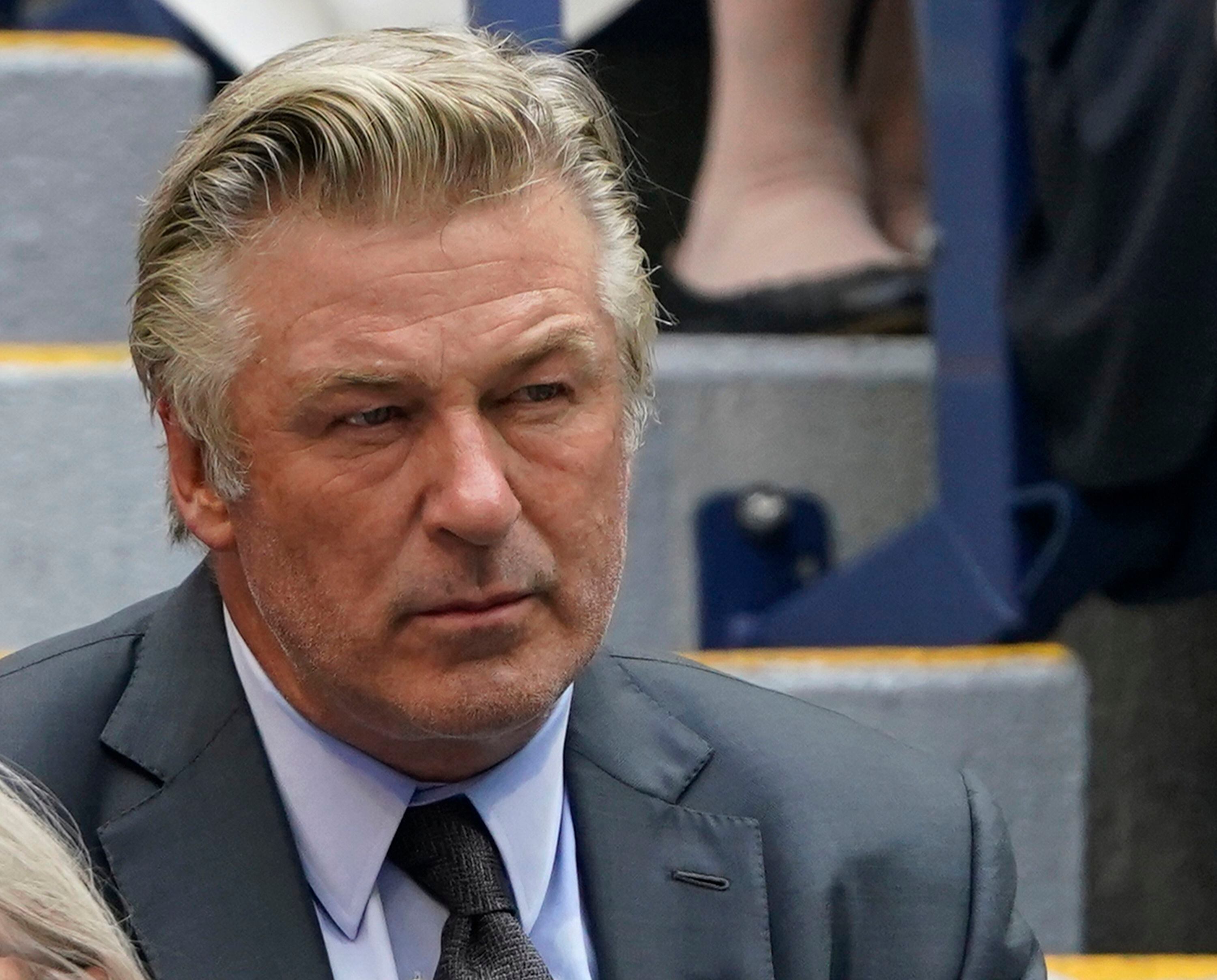 Actor Alec Baldwin Causa Muerte De Mujer Tras Disparar Pistola De Utileria Durante Rodaje De Pelicula La Tercera
