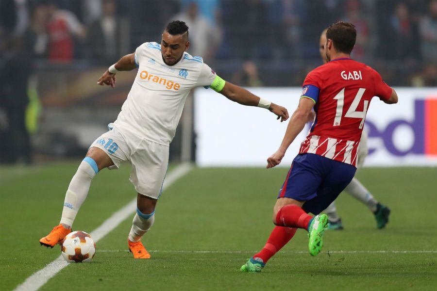 La mala suerte de Payet toca la copa al inicio y se va lesionado en el primer tiempo La Tercera La mala suerte de Payet toca la copa al inicio y se va lesionado en el primer tiempo La Tercera