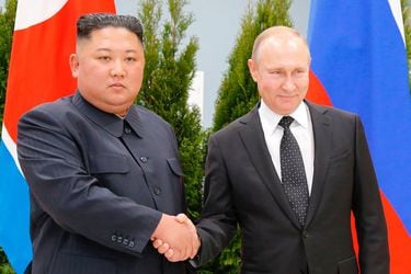 ¿Qué beneficios obtienen Rusia y Corea del Norte con un acuerdo armamentístico? 