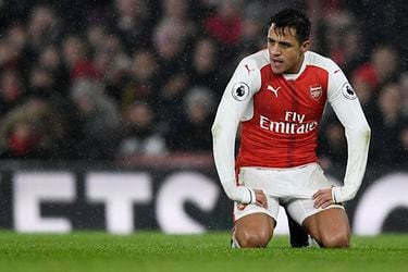 Arsenal's Alexis Sanchez looks dejected