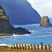 Prohíben acceso a tres playas de Rapa Nui por medusas