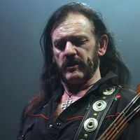 El último deseo de Lemmy Kilmister: sus cenizas fueron puestas en balas y entregadas a sus amigos