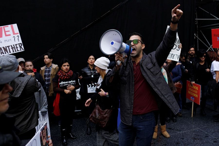 latinos protestando en Hollywood