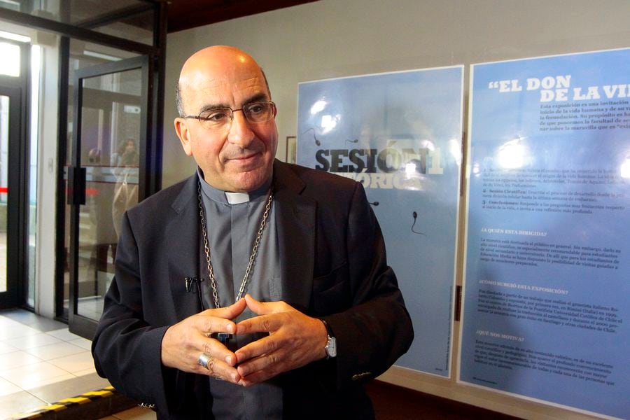 Papa nombra a Fernando Chomali como nuevo Arzobispo de Santiago tras renuncia de Celestino Aós