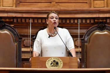 La ministra Ángela Vivanco, vocera de la Corte Suprema, informa sobre las decisiones del pleno respecto a las vacantes en la quina para la nominación del nuevo fiscal nacional.