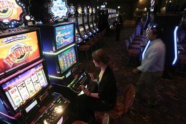 Una reunión “clandestina” y conversaciones por Confide: la presunta colusión de casinos que destapó el exCEO de Marina del Sol