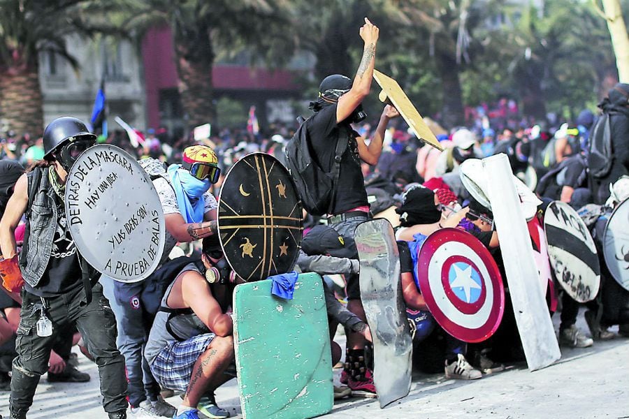 Protest against Chile 's government in Santiago (47323088)