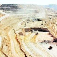Producción de cobre en Chile acumula alza de 3% a marzo, gracias al impulso de Quebrada Blanca y pese a caída de Codelco