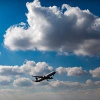 Tráfico aéreo en el Aeropuerto de Santiago subió 25% en 2023 y llegó casi a los niveles previos a la pandemia