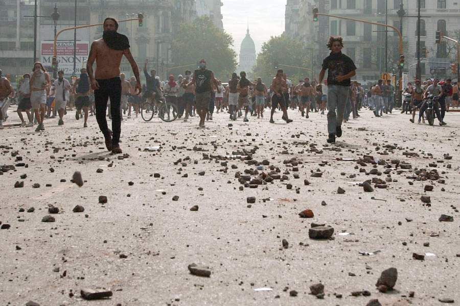 Buenos Aires, 2001. Photo: Ali Burafi / AFP.