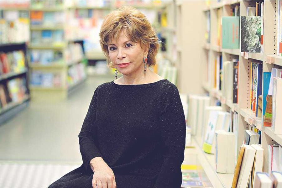 Portrait of Isabel Allende - 22/10/2015 - ©Leonardo Cendamo/Leemage CEN03557