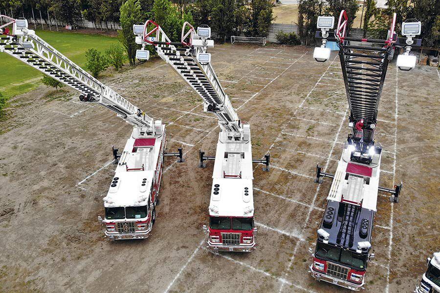 Imagen-NUEVOS-CARROS-BOMBEROS-DE-SANTIAGO00-(43682900)