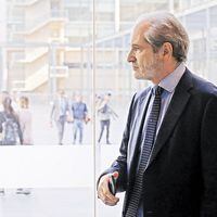 Fiscal Pérez se inhabilita de investigar al Presidente Piñera en causa abierta tras querella por delitos de lesa humanidad