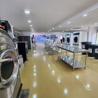 Terapia de Hogar Easy transforma y renueva lavandería “La Burbuja” de Cerro Navia