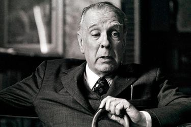 Jorge Luis Borges: ¿Cuál es la mejor obra para ingresar a su universo?