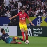 La fuerte patada de un streamer a Kaká que casi lo lesiona en un partido de exhibición