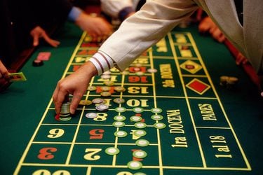 Tribunal acoge orden de no innovar y frena revocación de casino de Puerto Varas a Enjoy