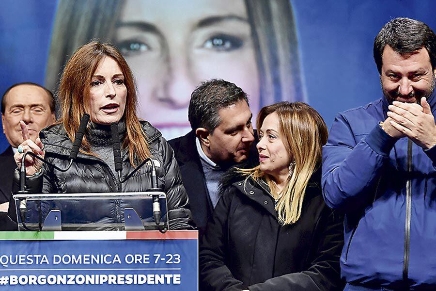 Lucia-Borgonzoni,-rightwing-coalition-candidate-for-President-of-Emilia--Romagna-,-addresses-a-rallyahead-of-a-regional-election-in-Emilia--Romagna-,-in-Ravenna-(47901909)