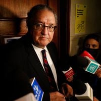 Huenchumilla arremete contra bancada de diputados DC tras crítica a nombramiento de Venegas como director regional de la Junaeb: “Buscan pretextos para hacer pactos con la derecha”