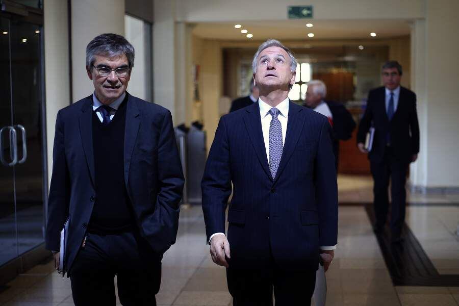 Felipe Larrain da conferencia de prensa luego de sostener una reunión con el Consejo de Estabilidad Financiera Banco Central