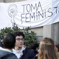 Columna de Óscar Contardo: La patria, las mujeres y la universidad