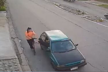 Insólito: víctima sufre robo de su scooter en pleno movimiento en Conchalí