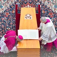 “¡Santo súbito!”: seguidores de Benedicto XVI piden que sea declarado santo tras su funeral
