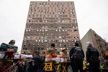 Entre ellos 9 niños: al menos 19 personas murieron en un incendio que afectó a un edificio en el Bronx de Nueva York