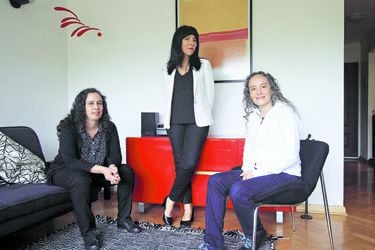 Entrevistas a las periodistas Francisca  Skoknic, Paula Molina, Andrea  Insunza
