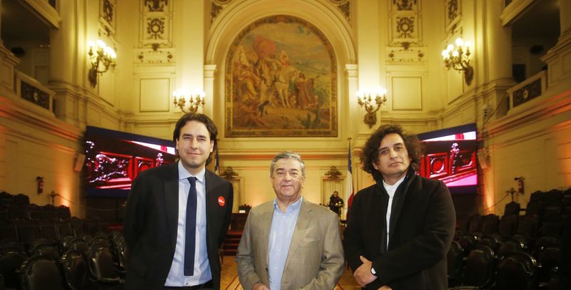 Vlado Mirosevic, Juan Antonio Coloma y Daniel Cruz en el Salón de Honor del ex Congreso.