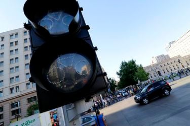 Corte de luz en Santiago provoca caos vial