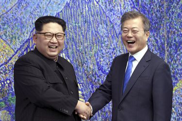 Líderes coreanos intercambian cartas amistosas en medio de escalada armamentística