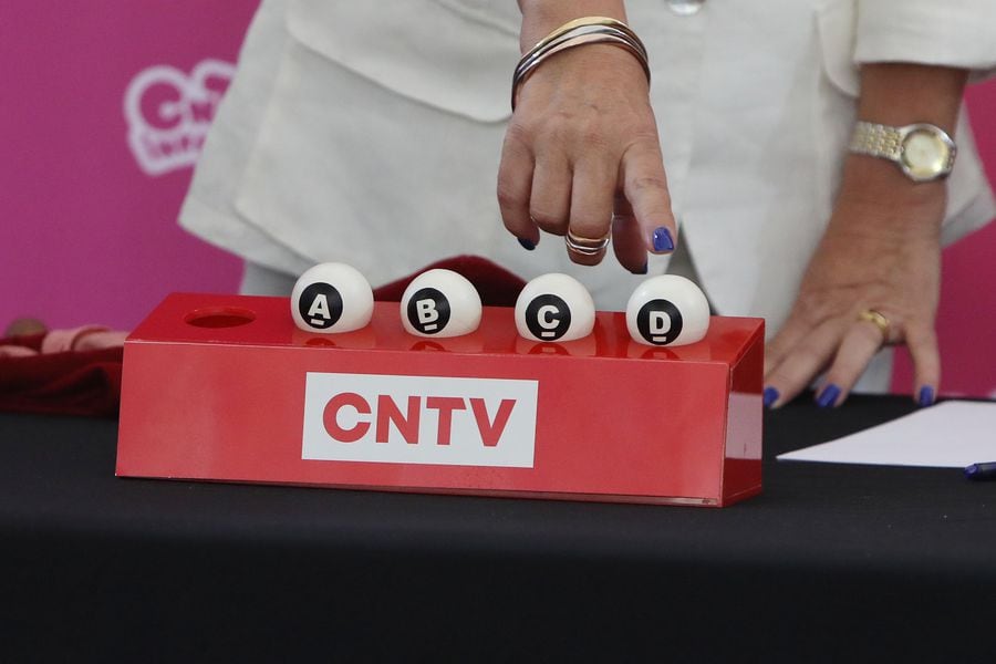 En el marco de la franja televisiva del Consejo Constitucional, el Consejo Nacional de Televisión (CNTV) realizó el sorteo público para determinar el orden de aparición de los participantes en la primera emisión del espacio del viernes 7 de abril.