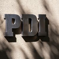 PDI detiene a dos personas en Caldera por almacenamiento y distribución de material pornográfico infantil
