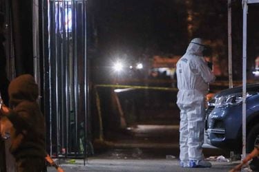 Sujeto fue herido en la cabeza: Carabineros investiga homicidio en plena Alameda