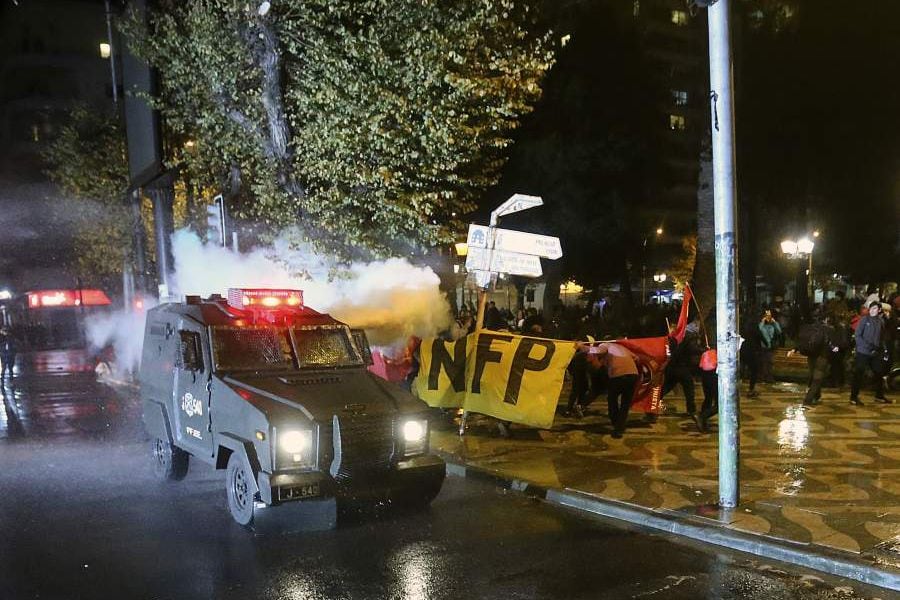 Incidentes en marcha no autorizada en Valparaiso
