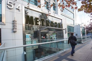Corte de Santiago ordena a la SEC emitir pronunciamiento por cobro excesivo de cuenta de Metrogas a una banquetera 