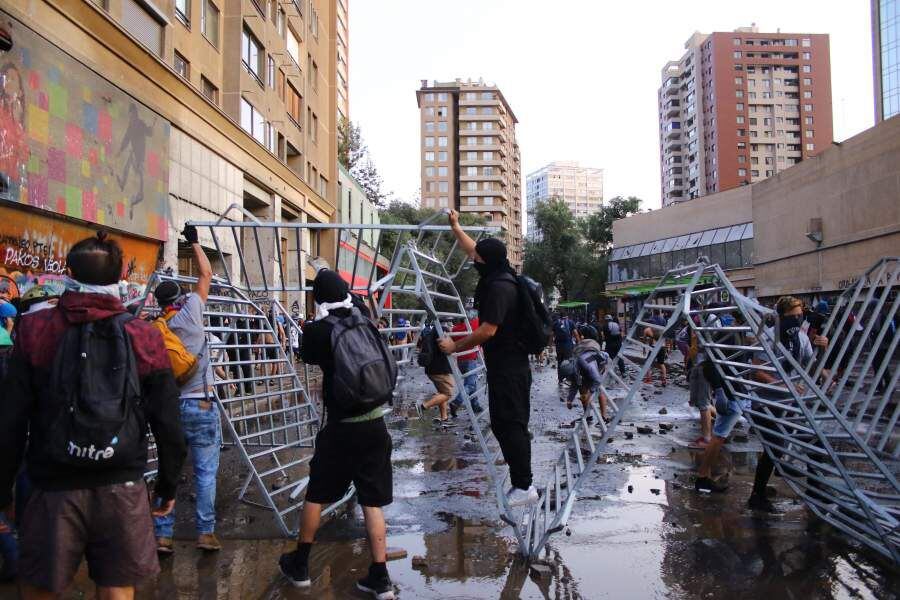 Estudiantes agrupados en Cones realizan manifestacion en contra la psu y la represión estudiantil