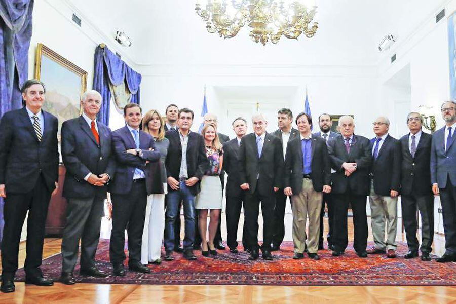 Imagen SEBASTIAN PIÑERA RECIBE A REPRESENGANTES DEL EMPRESARIADO13358