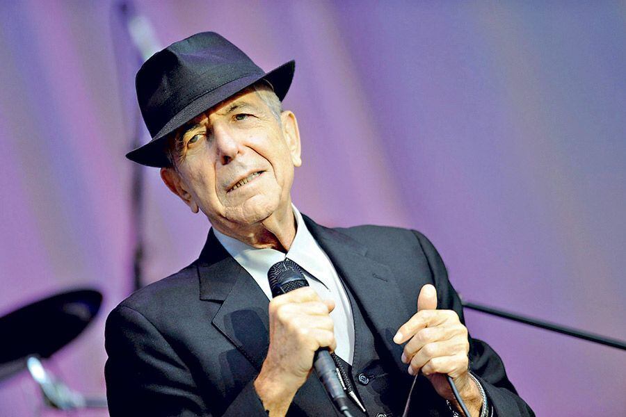 Leonard-Cohen-performs-open-air-at-t-(41339245)