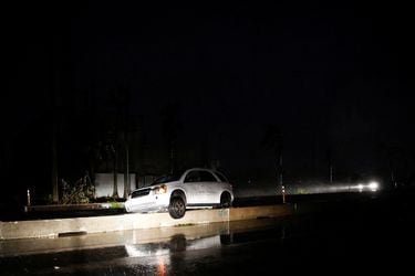 Huracán Ian deja a casi dos millones de personas sin suministro eléctrico en Florida