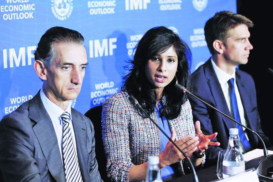 IMF-OUTLOOK/