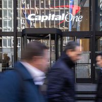 Capital One compra Discover Financial