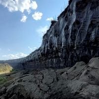 Qué es la llamada “puerta del infierno”, el gigantesco cráter de Siberia que sigue creciendo