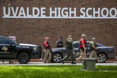 Al menos 19 escolares y dos adultos mueren en un tiroteo en colegio de Texas